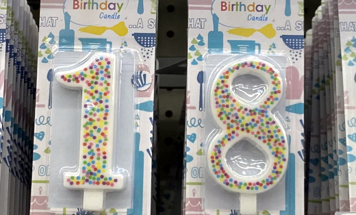 photo of 18 birthday cake candles