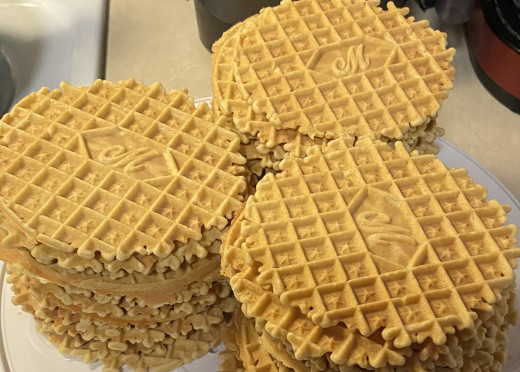 photo of pizzelles monogrammed with the letter M